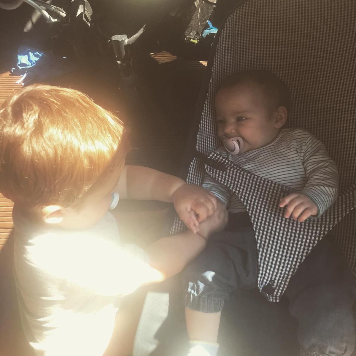 Dziewczynka rozwijała się wolniej niż jej brat