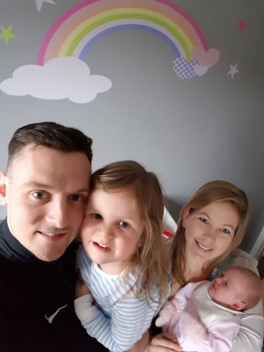 Kirsti i Christopher z dziewczynkami