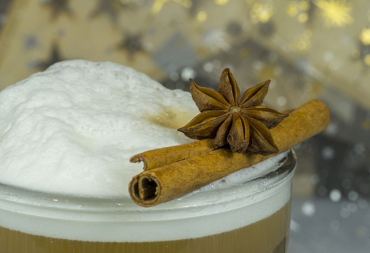 Piernikowe latte można z powodzeniem wykonać w domu