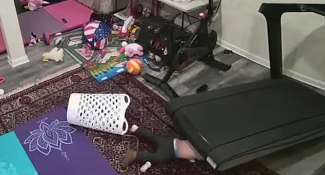 Chłopiec utknął pod bieżnią