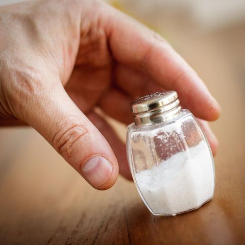 Sól himalajską możemy stosować jako zamiennik soli kuchennej