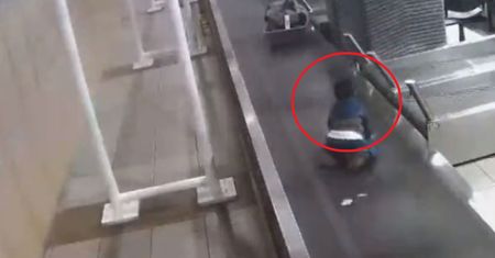 Niebezpieczny incydent na lotnisku. Dziecko odjechało na taśmie bagażowej