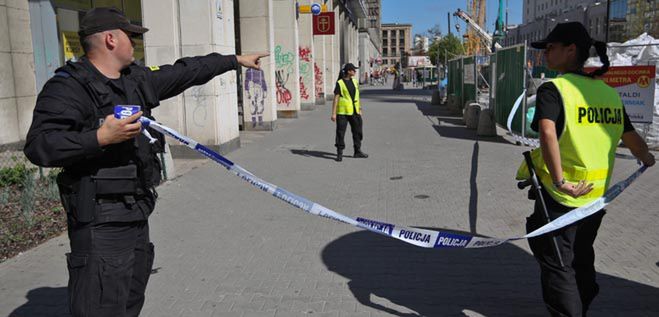 Policjanci pracują w karygodnych warunkach