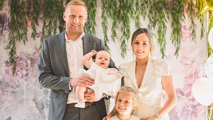 Marta i Kamil Glik wraz z rodziną na chrzcie Valentiny