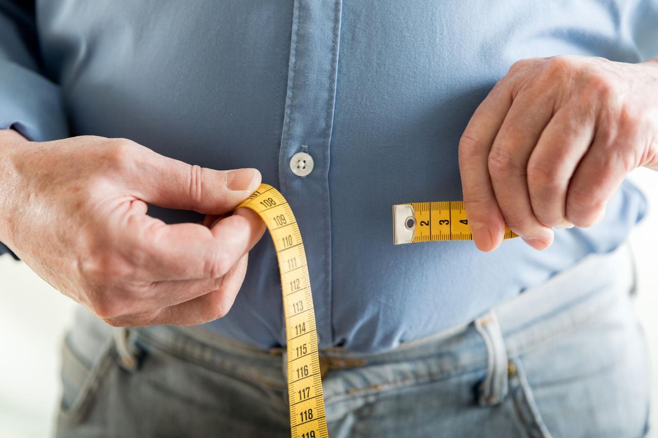 Sprzyja odkładaniu tłuszczu w okolicy brzucha. Tyjesz nawet kilka kilogramów rocznie