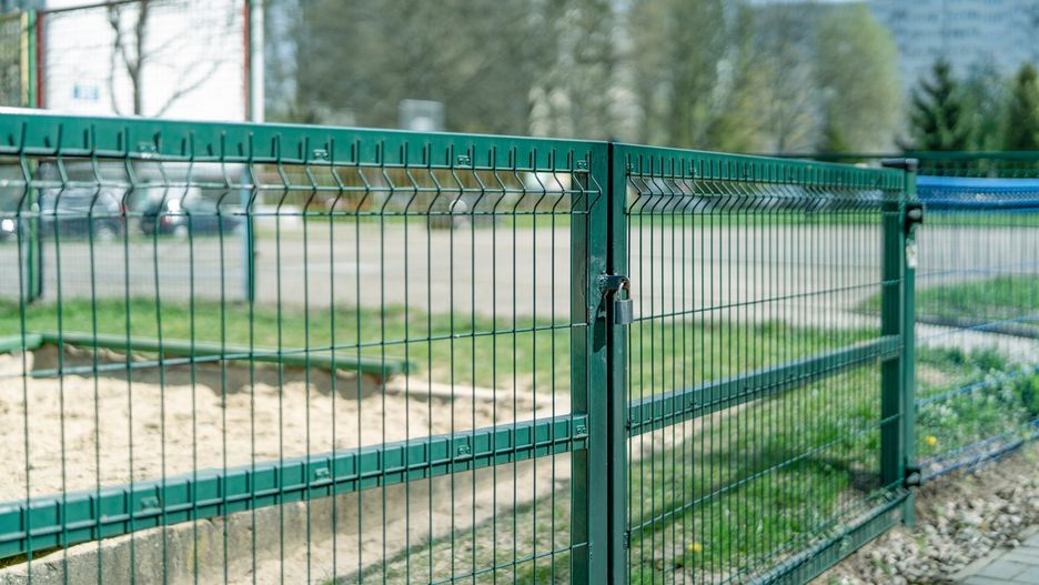 Plac zabaw niedostępny dla dzieci.