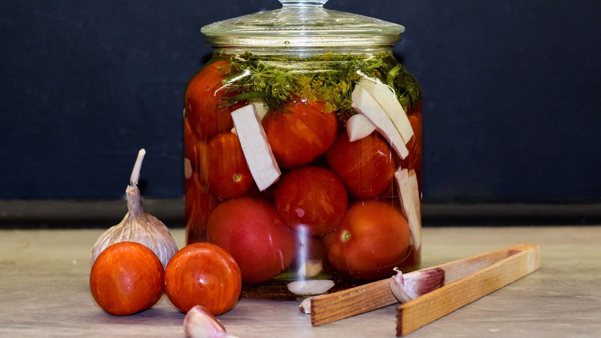 Kiszone pomidory to bogactwo witamin i składników odżywczych.