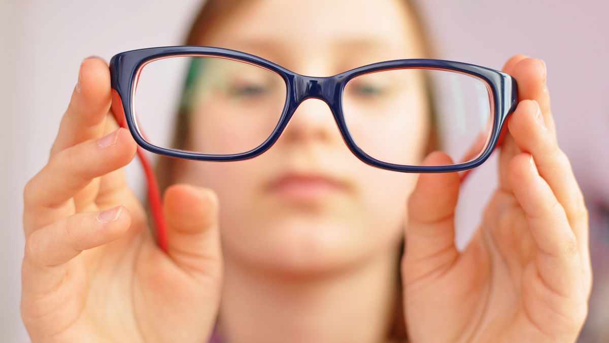 Lantan wykorzystywany jest między innymi do produkcji szkieł optycznych.