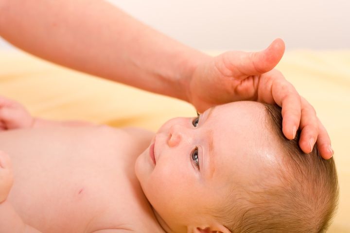 Ciemiączko u dziecka to błona łącząca kości czaszki u noworodków i niemowląt