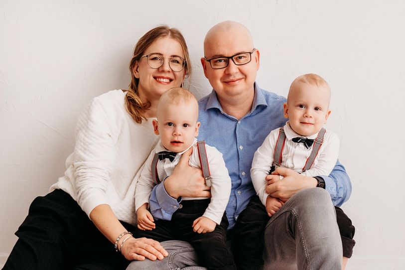 Wojtek z żoną i synami