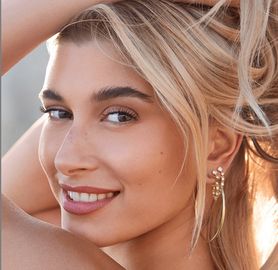 Hailey Bieber zdradziła sekret idealnej cery. To zasługa porannej pielęgnacji