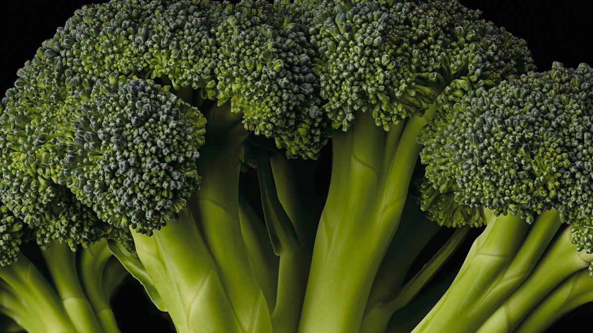 Łodyga brokuła nie jest odpadem, lecz wartościową częścią warzywa, którą łatwo uwzględnić w codziennym gotowaniu.