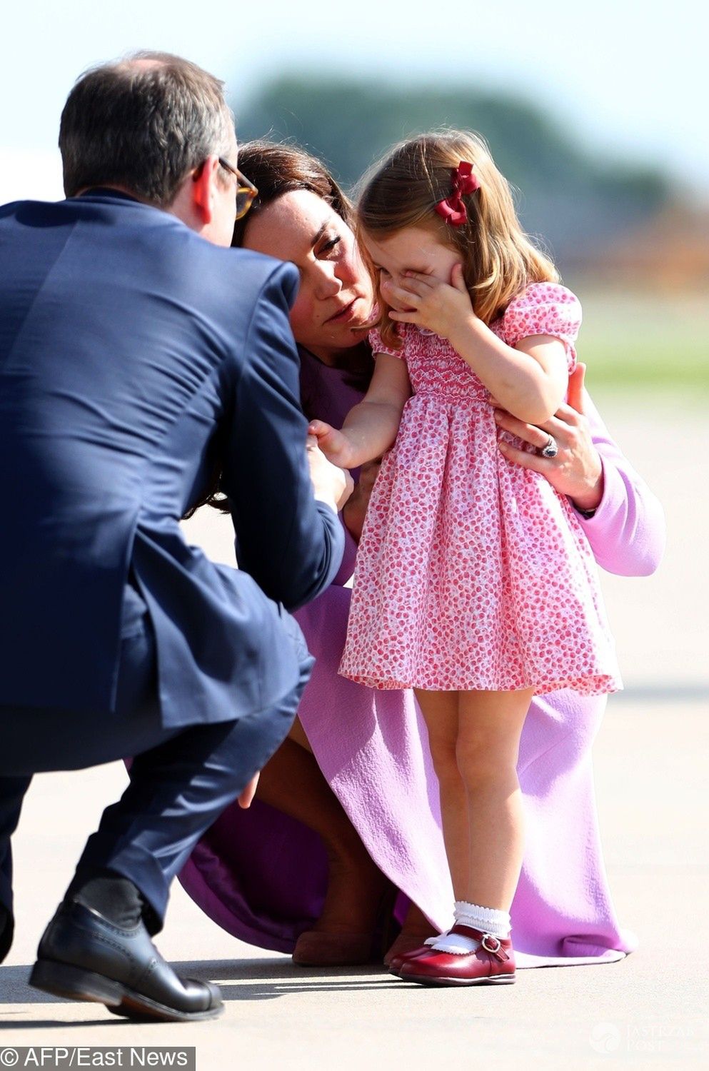 Księżniczka Charlotte płacze po upadku