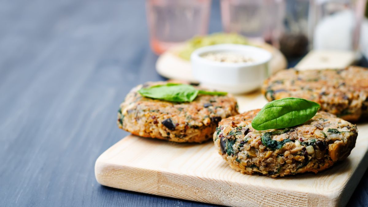 Burgery z komosą ryżową