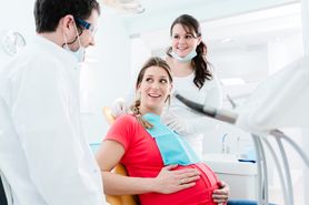 Wybielanie zębów w ciąży i przy karmieniu piersią - porady lekarza