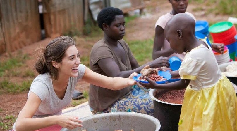 Katie w dalszym ciągu zajmuje się pomocą potrzebującym