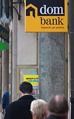 Dombank zrezygnował z udzielania kredytów we
frankach.