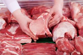 3 proste tricki, dzięki którym sprawdzisz, czy mięso jest świeże (WIDEO)
