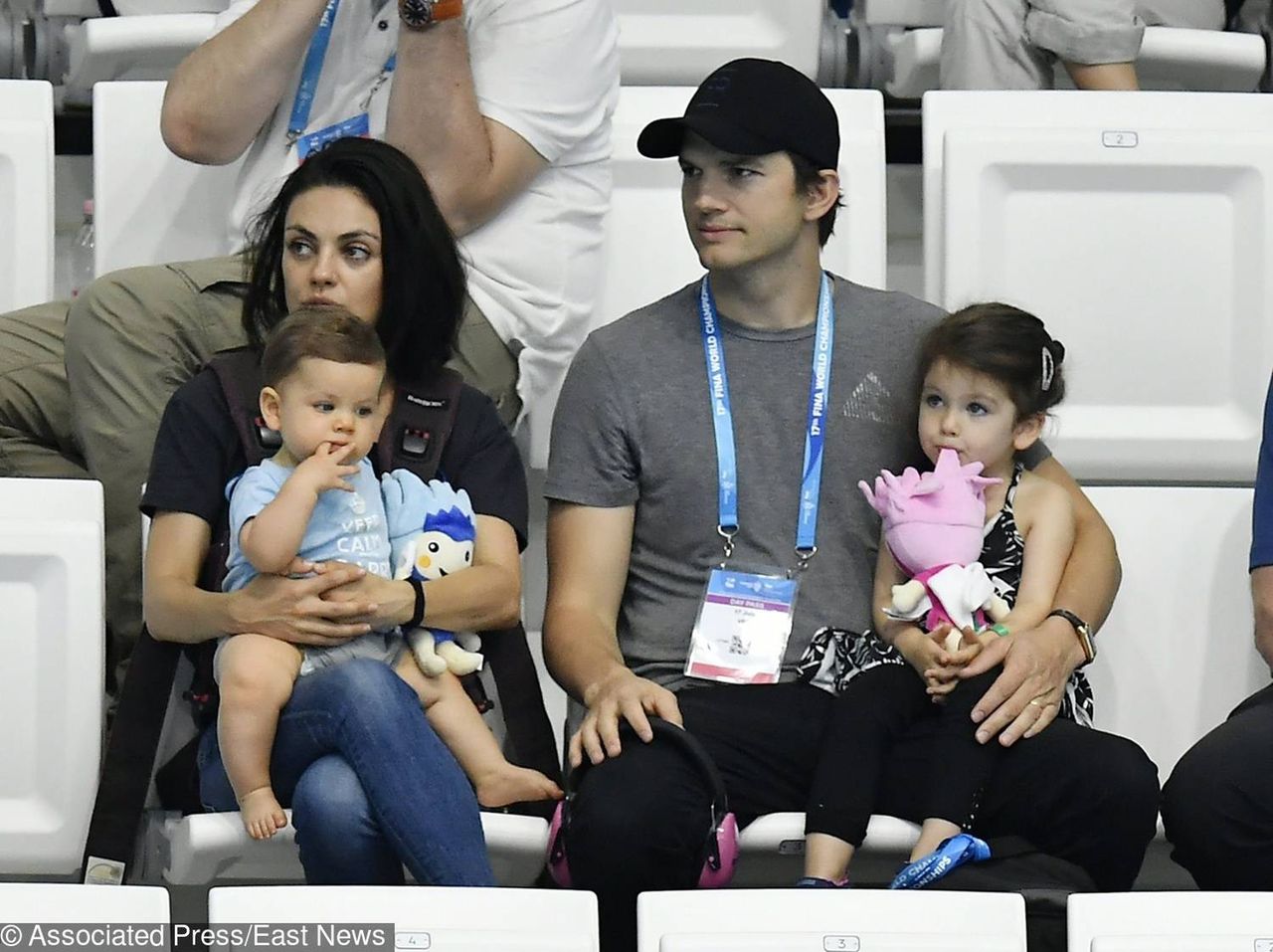 Mila Kunis i Ashton Kutcher pierwszy raz pokazali swoje dzieci