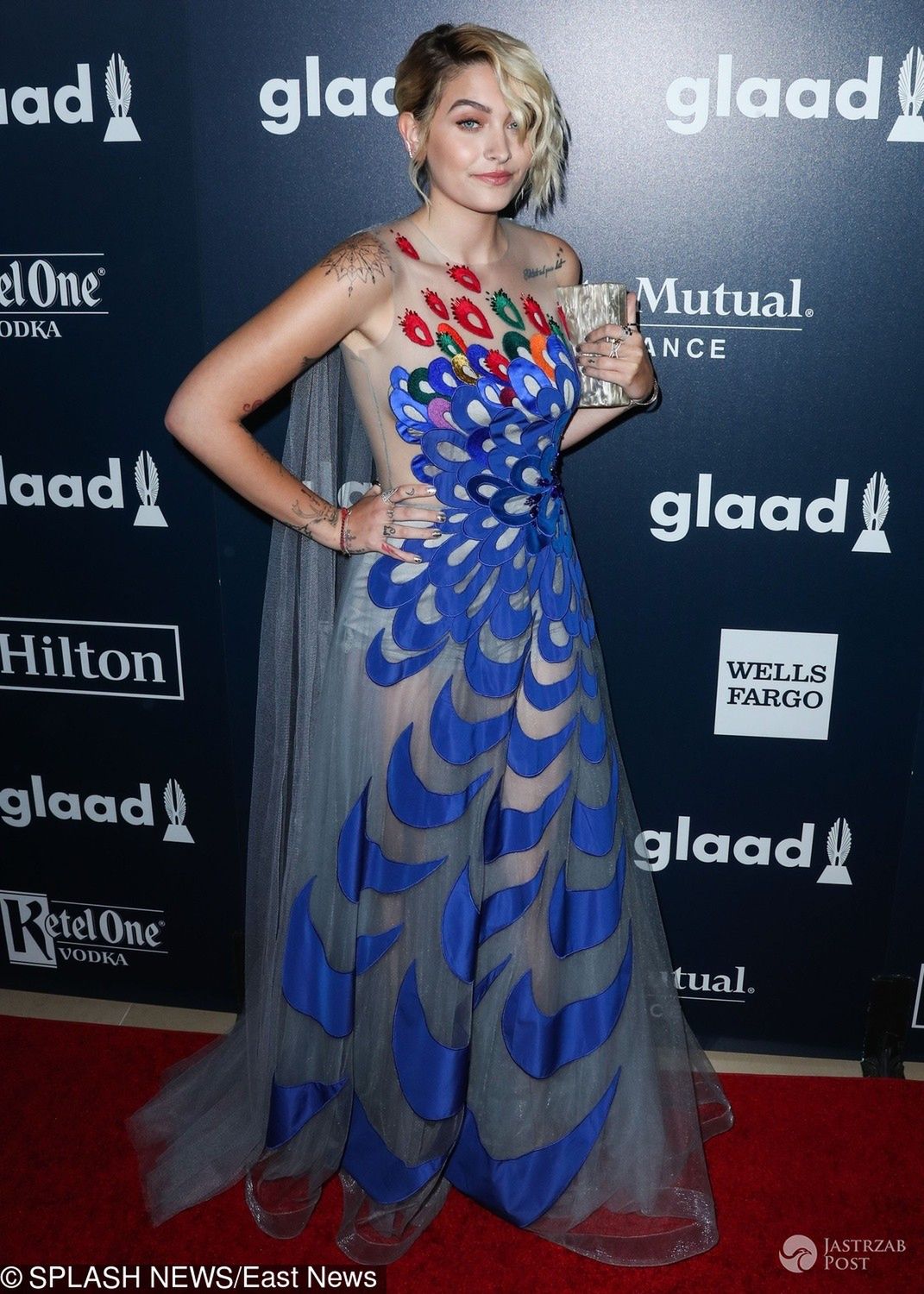 Kreacja Paris Jackson na GLAAD 2017