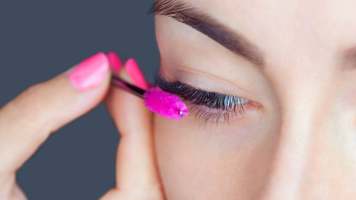 Serum i odżywki do rzęs pozwalają kompleksowo zadbać o rzęsy