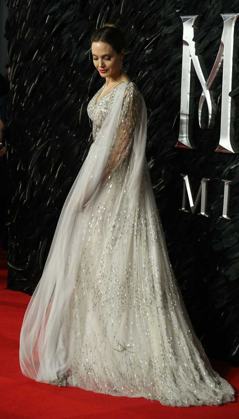 Angelina Jolie w zjawiskowej sukni na premierze Czarownicy 2 w Londynie