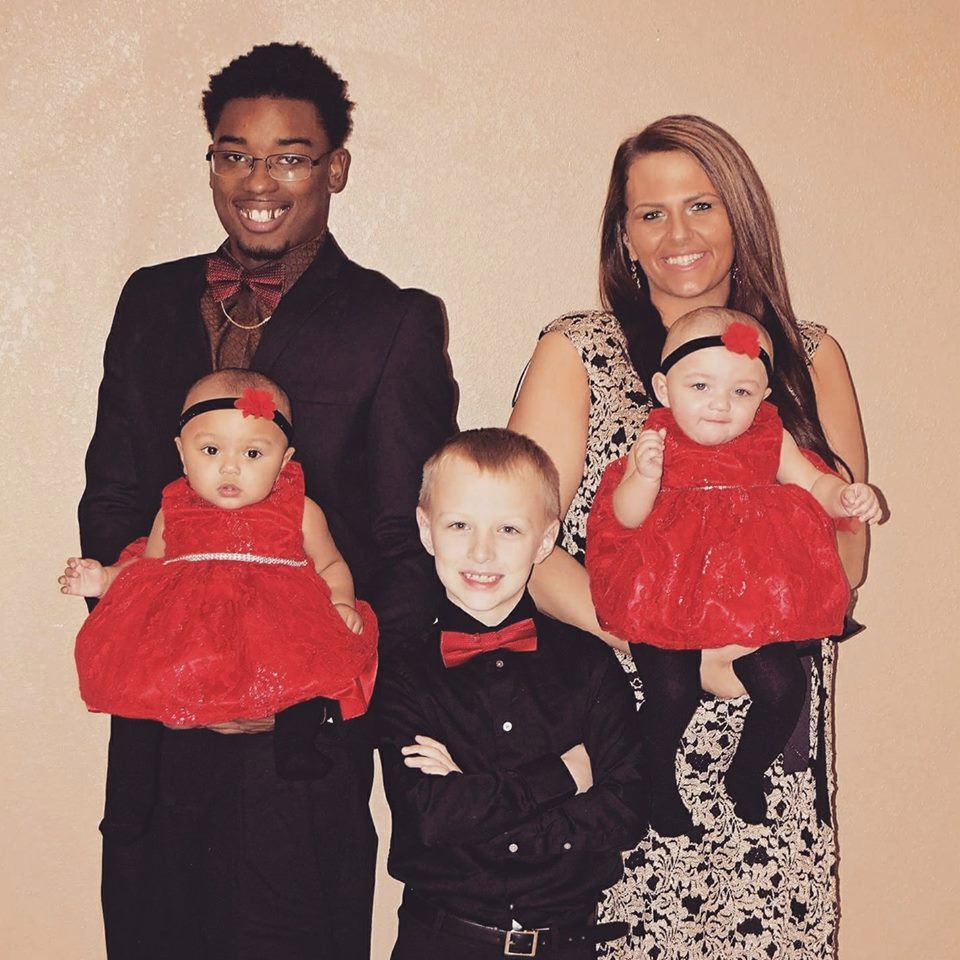 Zjawisko narodzin bliźniąt o różnym kolorze skóry zdarza się raz na 500 szans