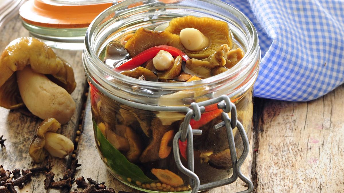 123RF Przepis na marynowane grzyby
