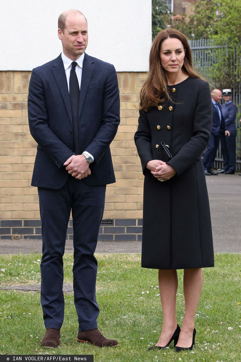 Księżna Kate i książę William w żałobnych strojach