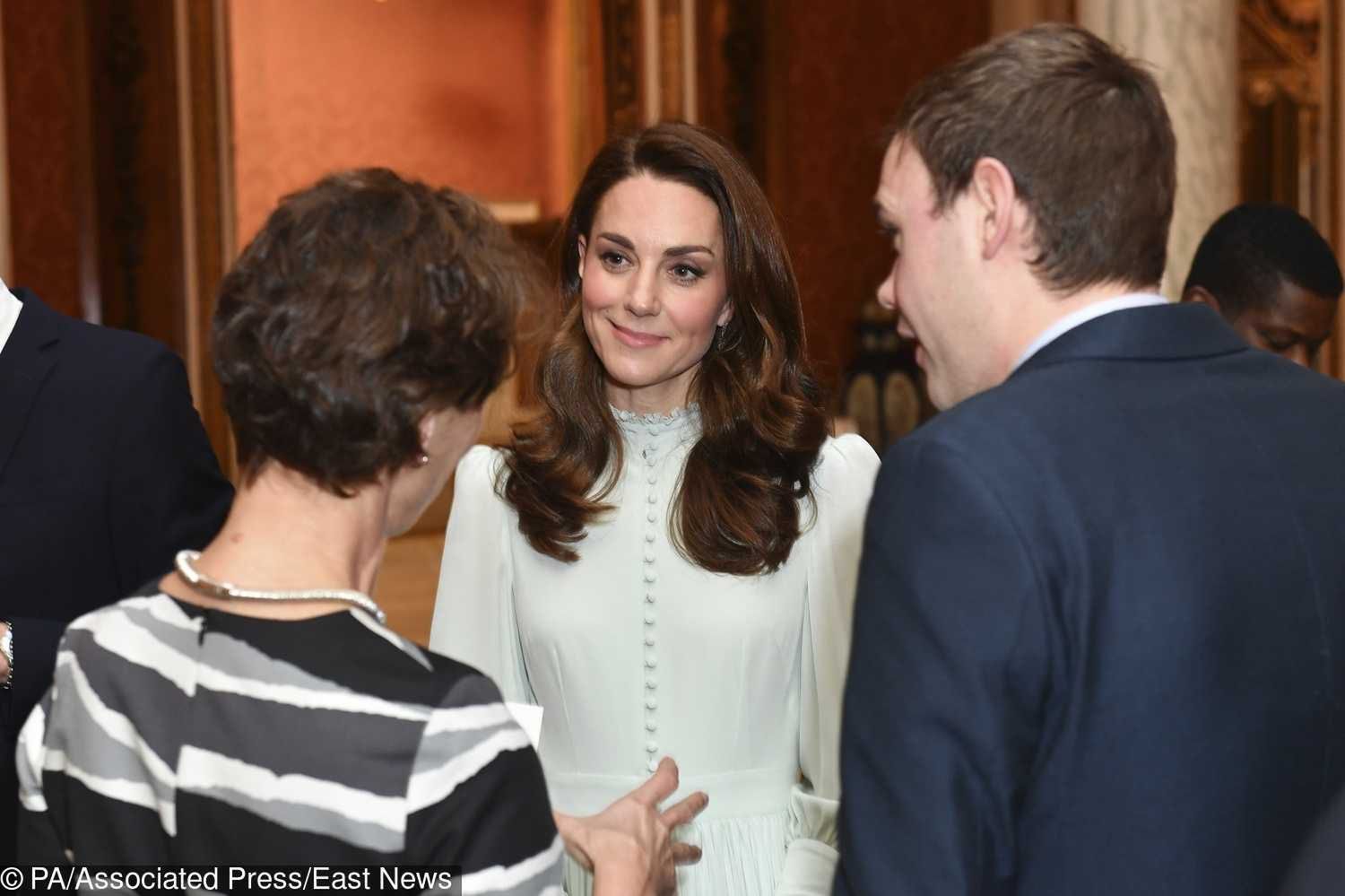 Księżna Kate na przyjęciu w pałacu Buckingham