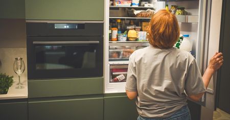 Coraz więcej osób stosuje post przerywany. Czy faktycznie chudną? Dietetyczka wyjaśnia