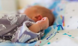 "Polki nie będą rodzić na SOR-ach". MZ wprowadza interwencyjne punkty położnicze