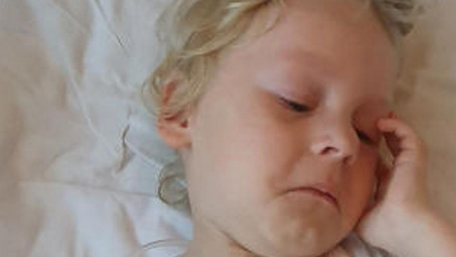 Musieli głodzić dziecko. Powód jest przerażający