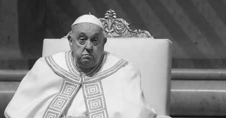 Papież Franciszek nie żyje. Lekarz ostrzegał, że "walczy o życie"