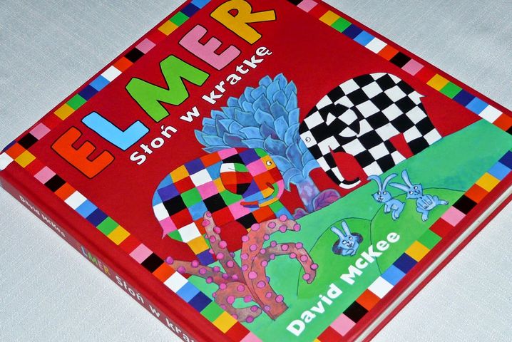 "Elmer. Słoń w kratkę" David McKee od Wydawnictwa Papilon