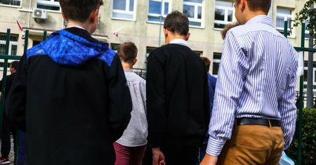 Dramatyczne rozpoczęcie roku szkolnego. "Zemdlało 25 uczniów pierwszej klasy"