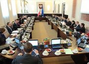 Są pieniądze na podwyżki, ale tylko dla rządu!