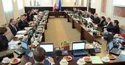Są pieniądze na podwyżki, ale tylko dla rządu!