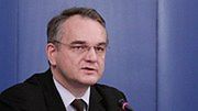 Waldemar Pawlak podczas konferencji prasowej.