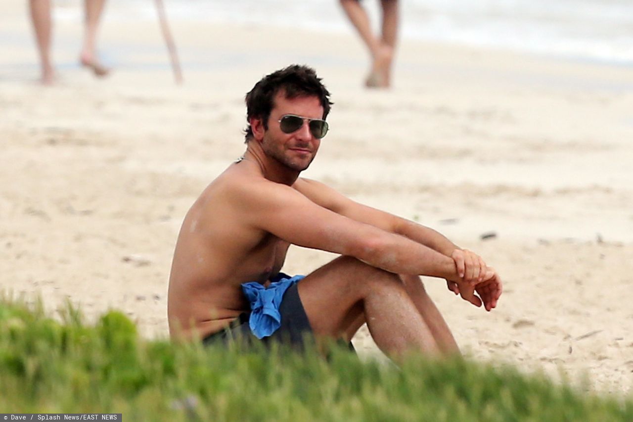 Bradley Cooper na plaży