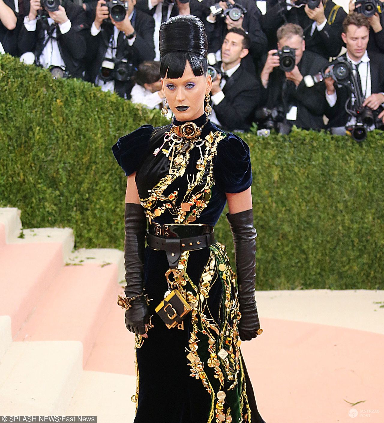 Katy Perry (w sukni Prada) - MET Gala 2016 (fot. East News)