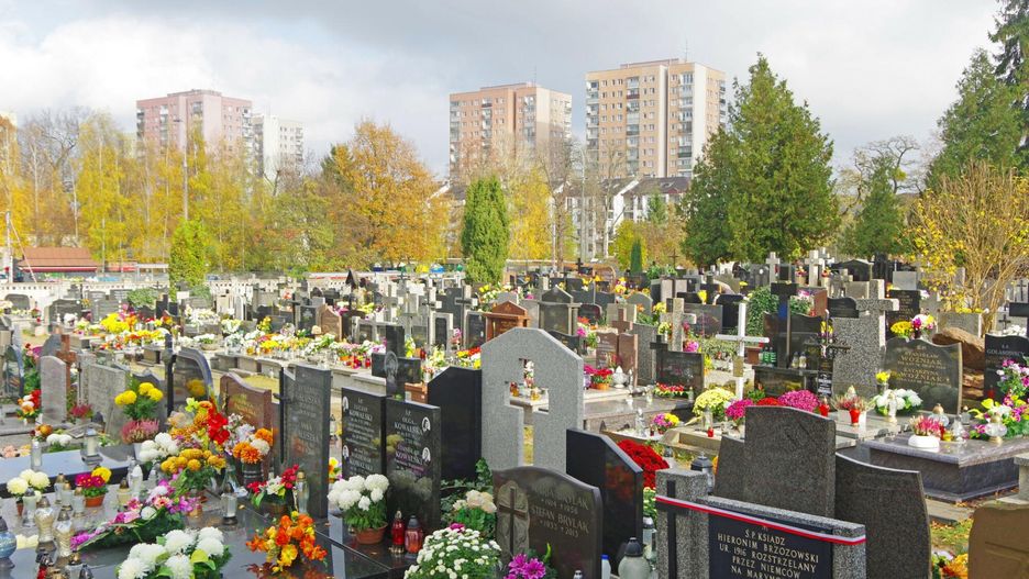 Tego nie rób w Zaduszki. "Dziecko może urodzić się z zezem"