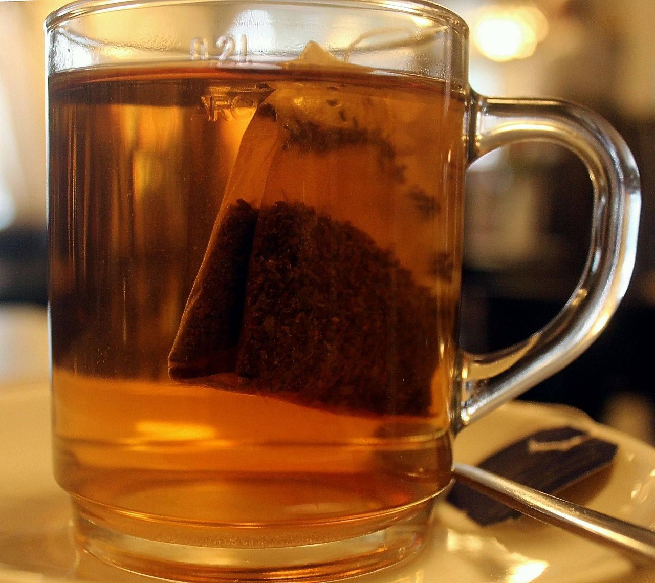 Jest wiele prozdrowotnych właściwości czarnej herbaty - Pyszności; Fot. Pixabay