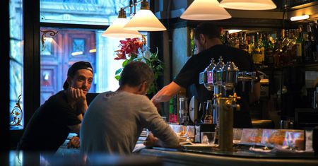 Hiszpania: „Wszystko kosztuje euro” – bar tapas, który walczy z inflacją.