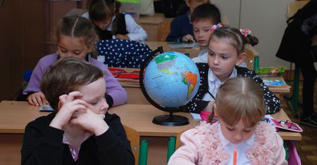Co z powrotem dzieci do szkół? Minister odpowiada