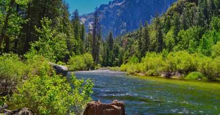Zamknięcie Parku Narodowego Yosemite w Kalifornii ze względu na zagrożenie powodziowe