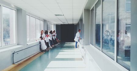 Rząd ma przyjąć regulacje dotyczące kredytów dla studentów medycyny.