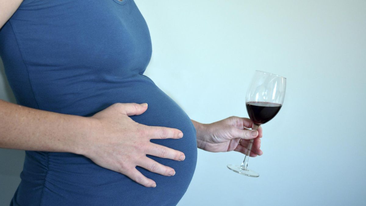W ciąży zabroniona jest każda ilość alkoholu