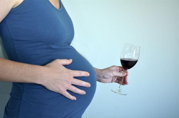 W ciąży zabroniona jest każda ilość alkoholu