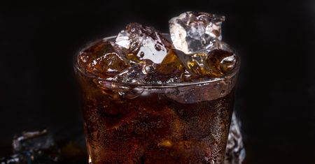 Cola na grypę żołądkową. To nie mit!